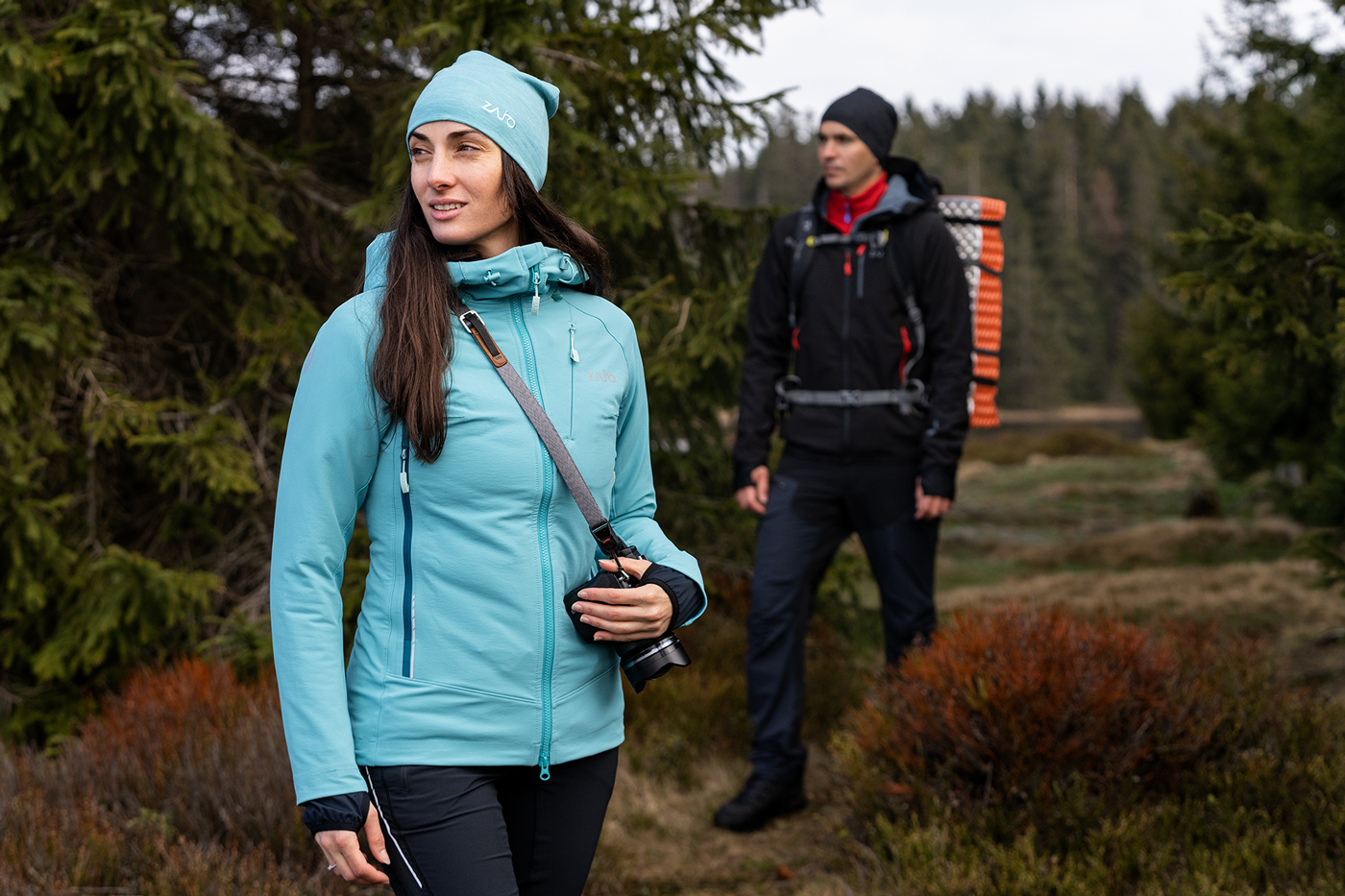 Hiking in autumn: How to effectively layer up for the unstable weather?
