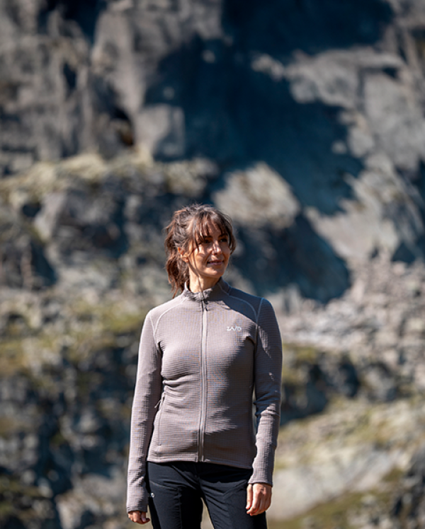 Women's tops and T-shirts